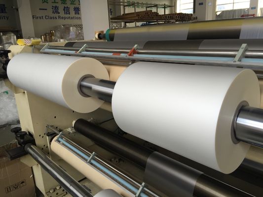 Meervoudige Extrusie Thermische Laminatiefolie 23 micron Dikte Rolgrootte 350 mm 3000 m Ontworpen voor Laminatietoepassingen
